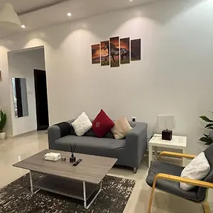 شقة شمال شقة